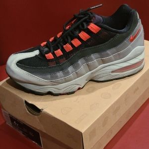 Nike Air Max '95 (GS) Size 4